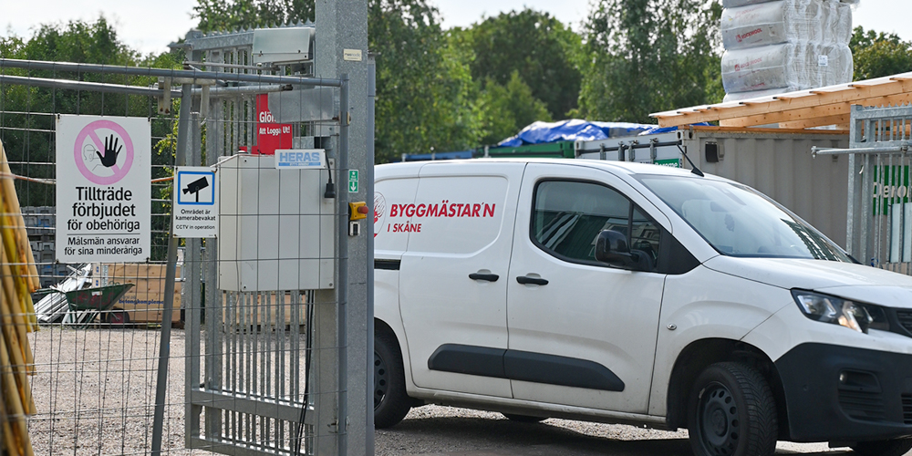 Möte mellan två män och en kvinna