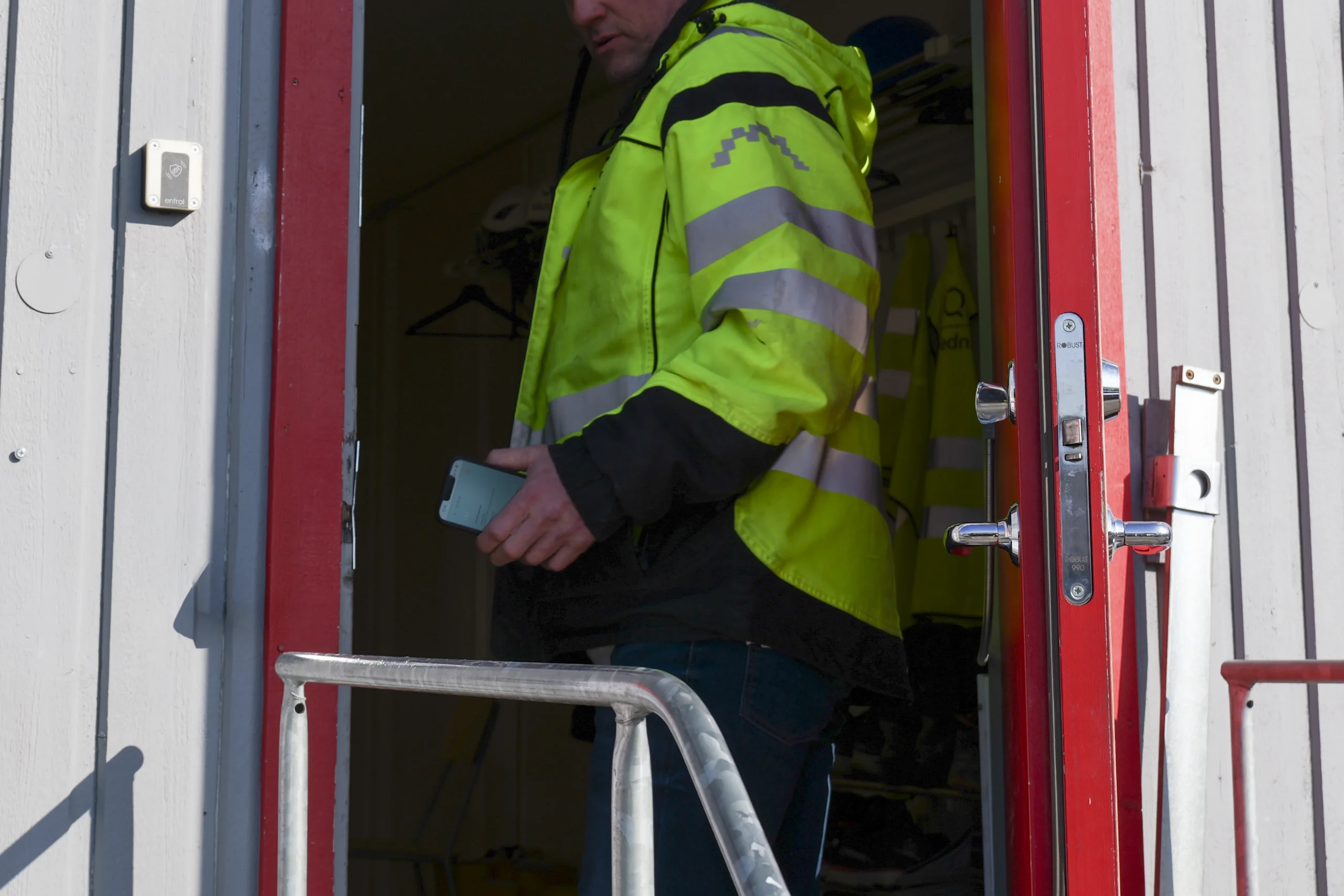 En nedfälld säkerhetsbom för bilar